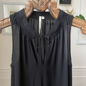 Bellatrix Black Sleeveless Keyhole Peasant Blouse Top M
